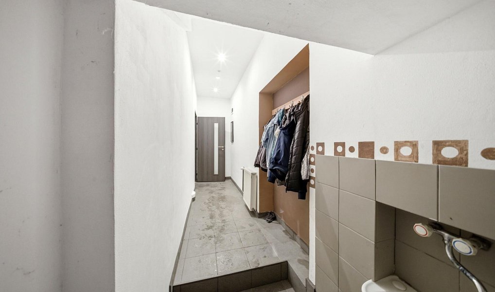 Prodej domu 250 m² s pozemkem 204 m², Jirkov – náhled fotky 9