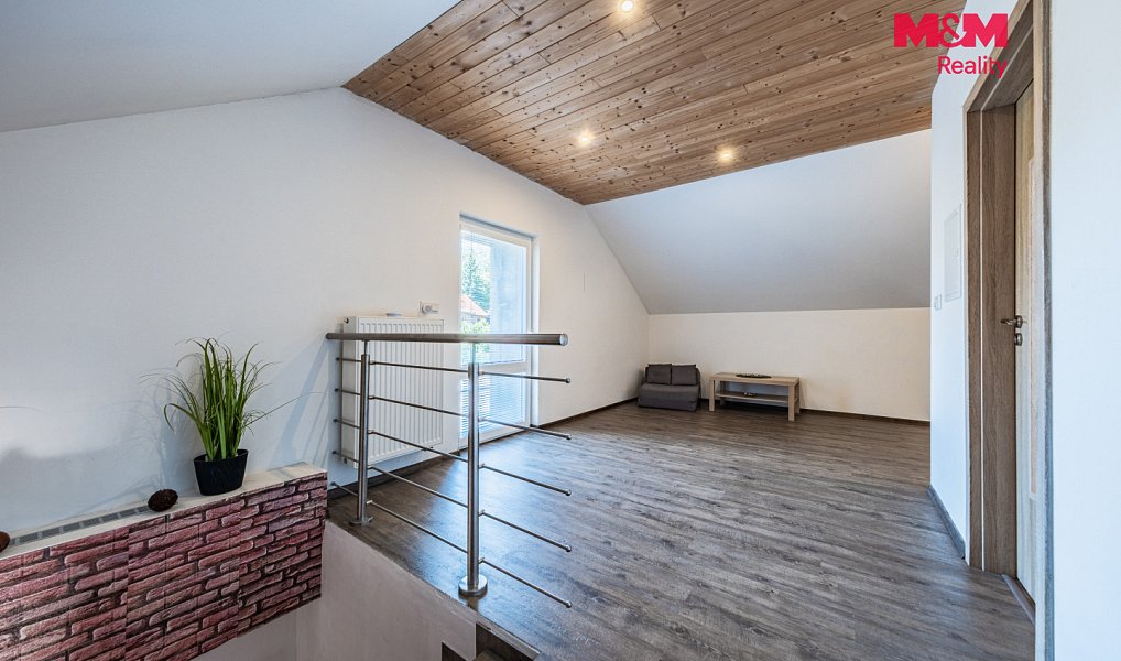 Prodej domu 200 m² s pozemkem 346 m², Komárov – náhled fotky 11