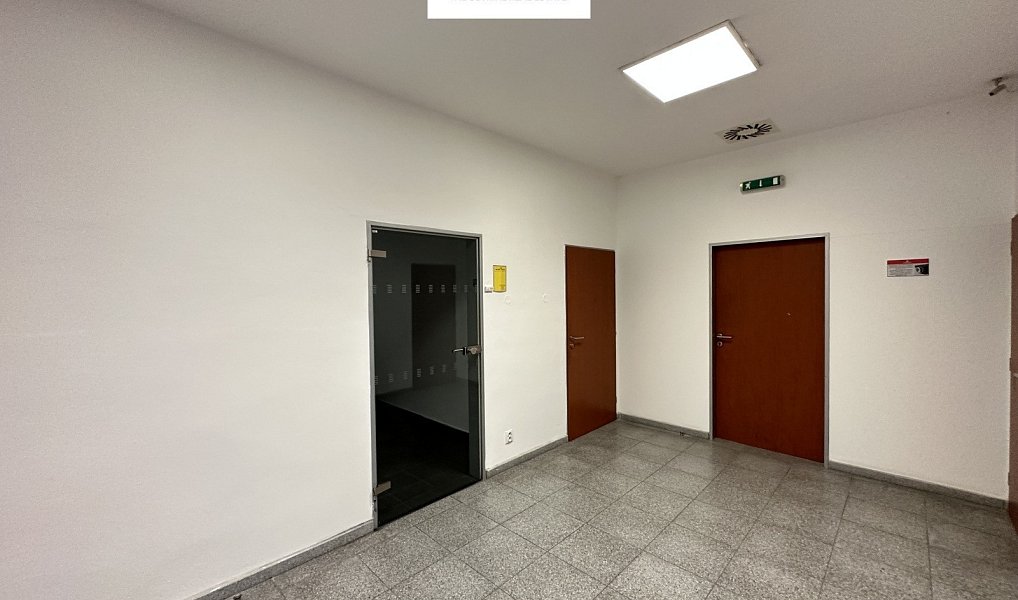 Pronájem kanceláře 186 m², Praha – náhled fotky 11