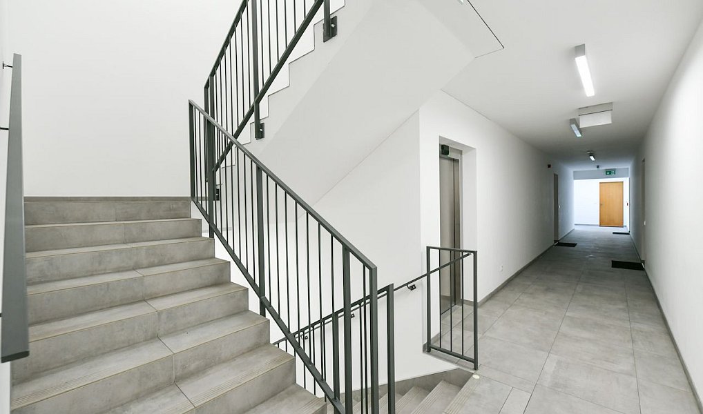 Pronájem bytu 2+kk 76 m², Praha – náhled fotky 18
