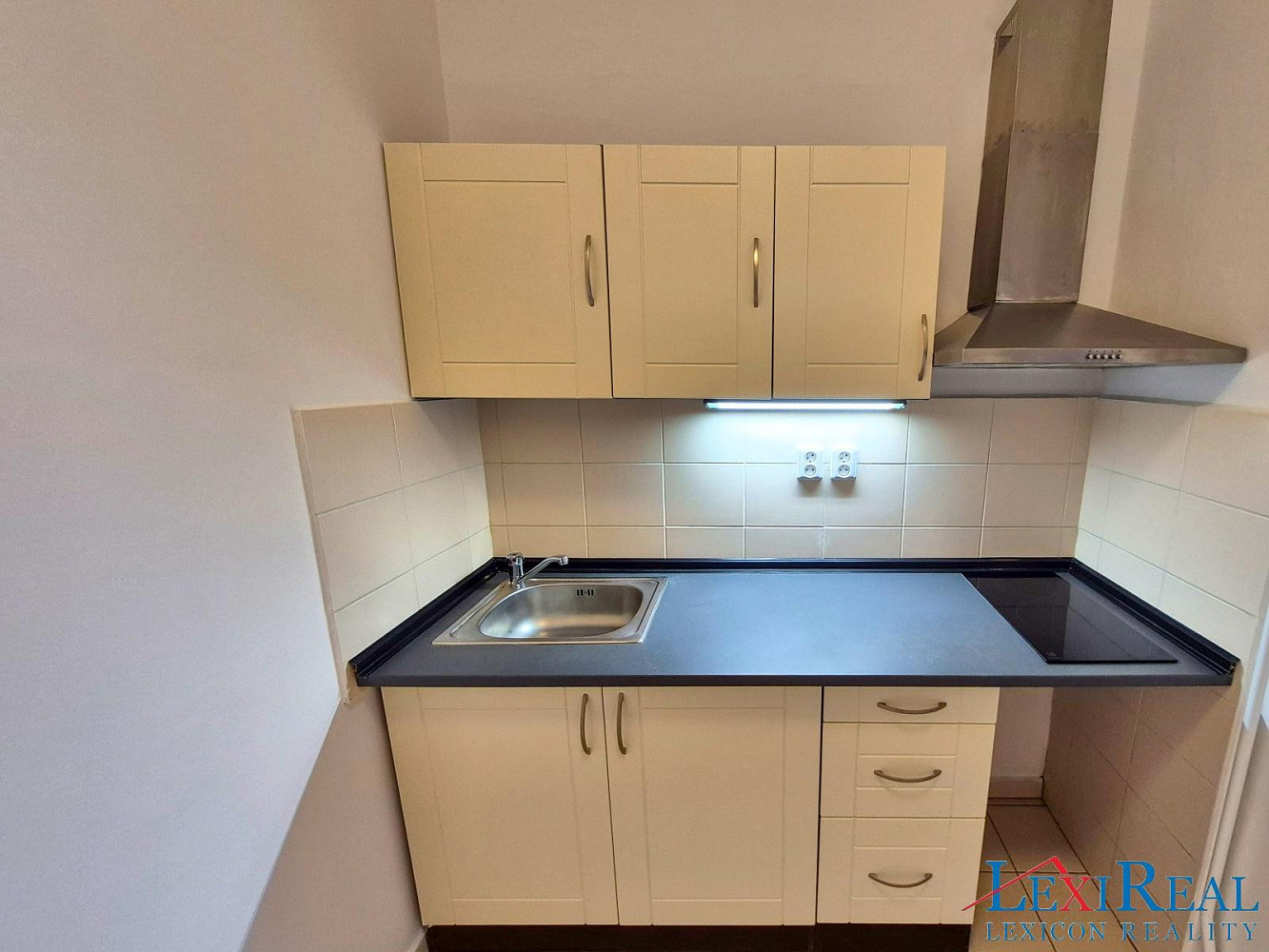 Pronájem bytu 1+1 28 m²