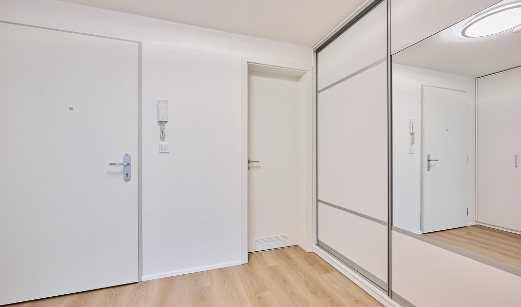 Pronájem bytu 2+kk 55 m², Praha – náhled fotky 19