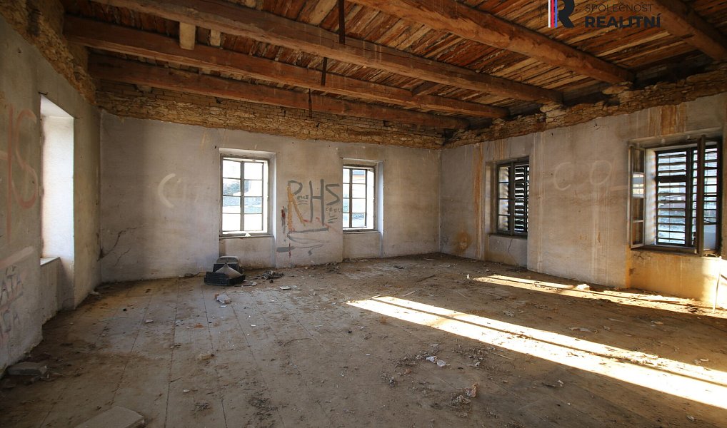 Prodej domu 618 m² s pozemkem 3 191 m², Chorušice – náhled fotky 9