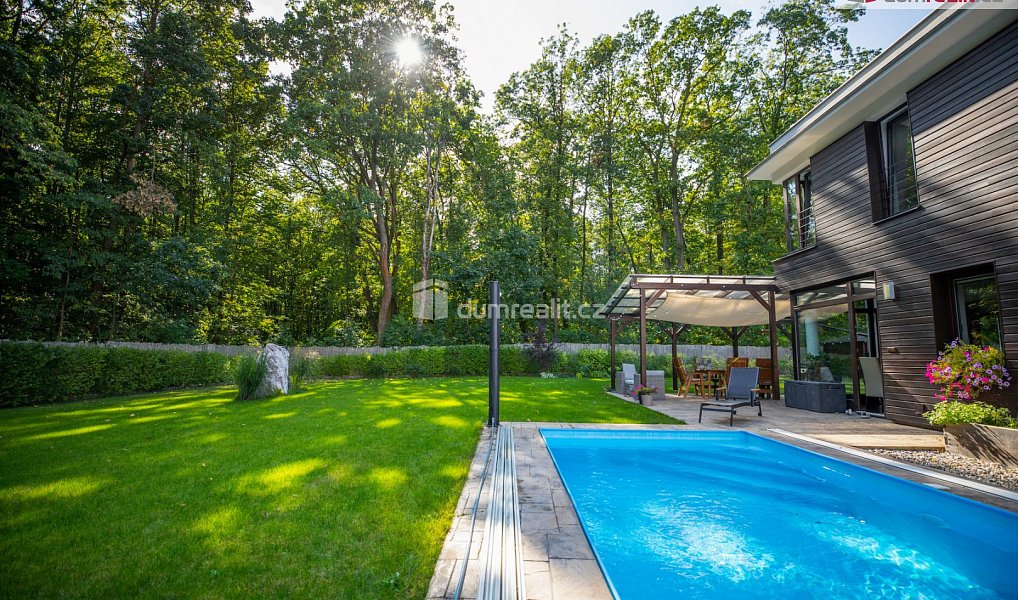 Prodej domu 249 m² s pozemkem 1 050 m², Praha – náhled fotky 28