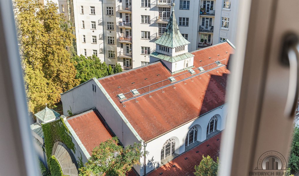 Pronájem bytu 5+1 160 m², Praha – náhled fotky 49