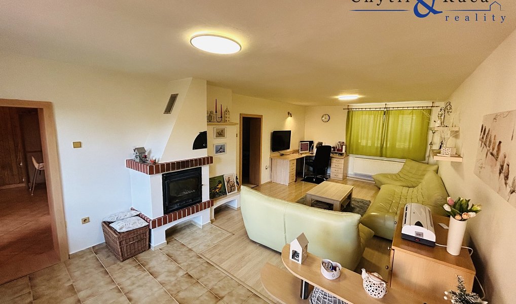 Prodej domu 347 m² s pozemkem 2 048 m², Radslavice – náhled fotky 4