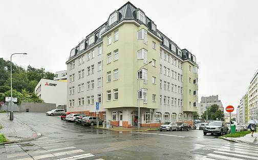 Pronájem kanceláře 79 m², Jeseniova, Praha 3 - Žižkov