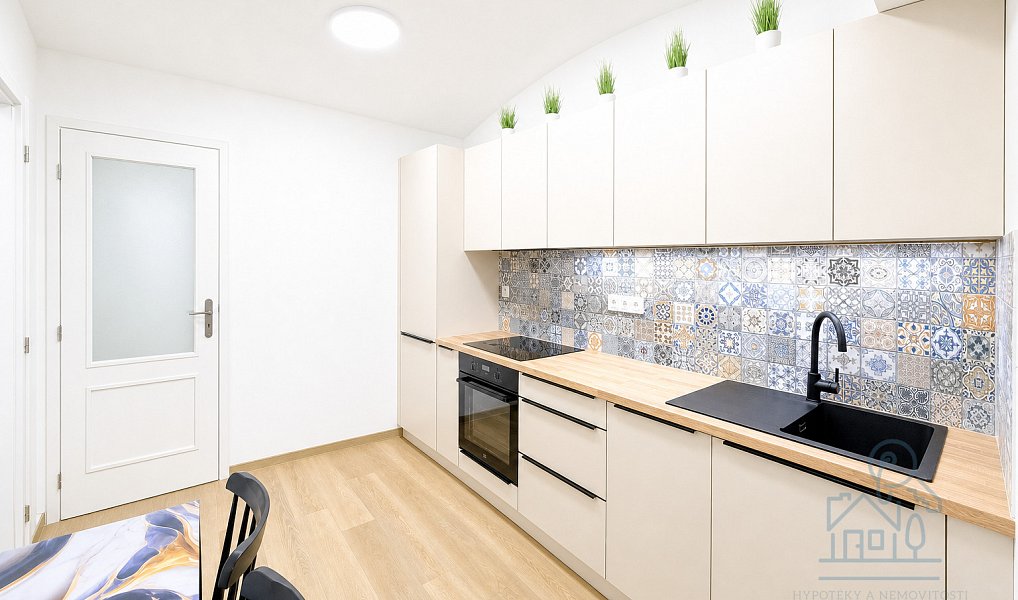Prodej bytu 2+kk 33 m², Praha – náhled fotky 2