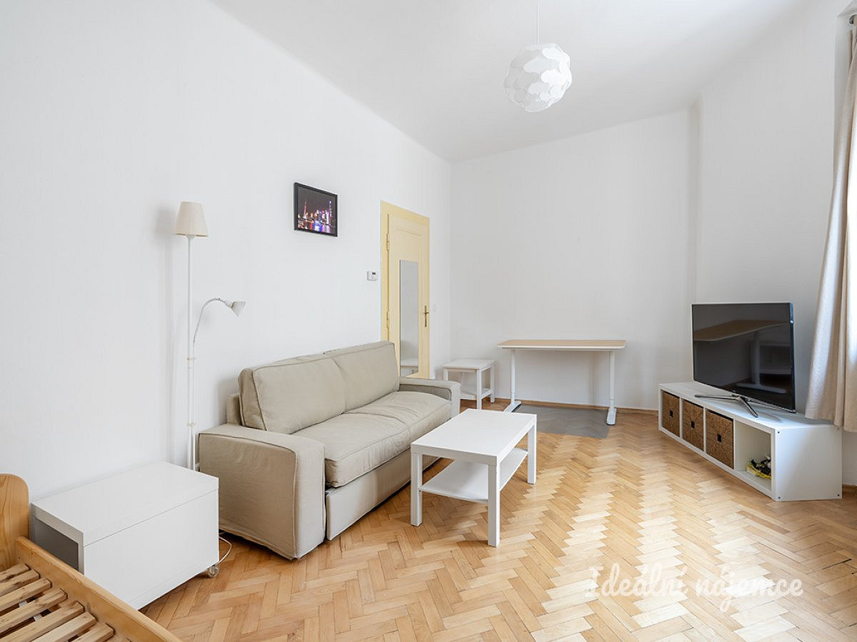 Pronájem bytu 2+kk 37 m² – fotografie 2