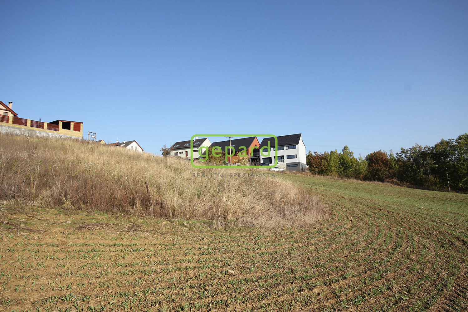 Prodej stavebního pozemku 3 885 m² – fotografie 3