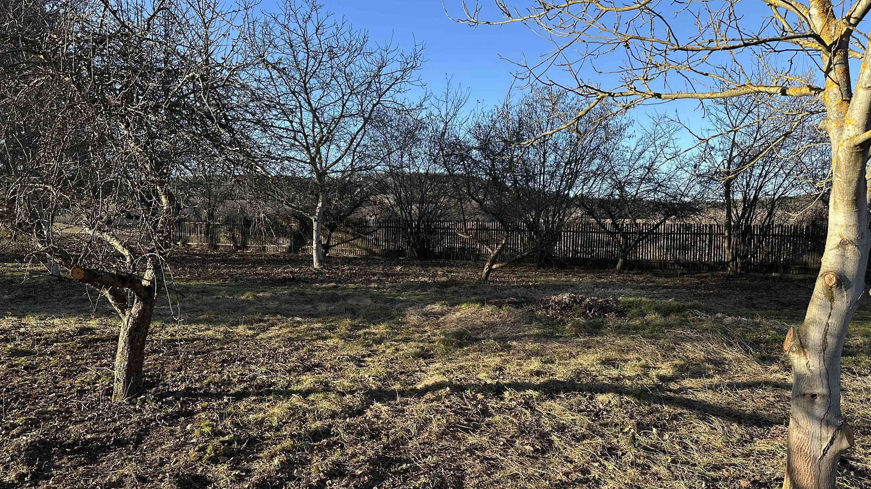Prodej stavebního pozemku 1 472 m² — photo 2