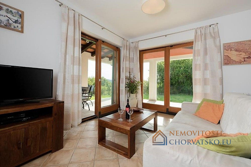 Prodej domu 159 m² s pozemkem 1 130 m² - Widok 6