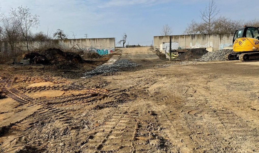 Pronájem komerčního pozemku 4 925 m², Říčany – náhled fotky 3