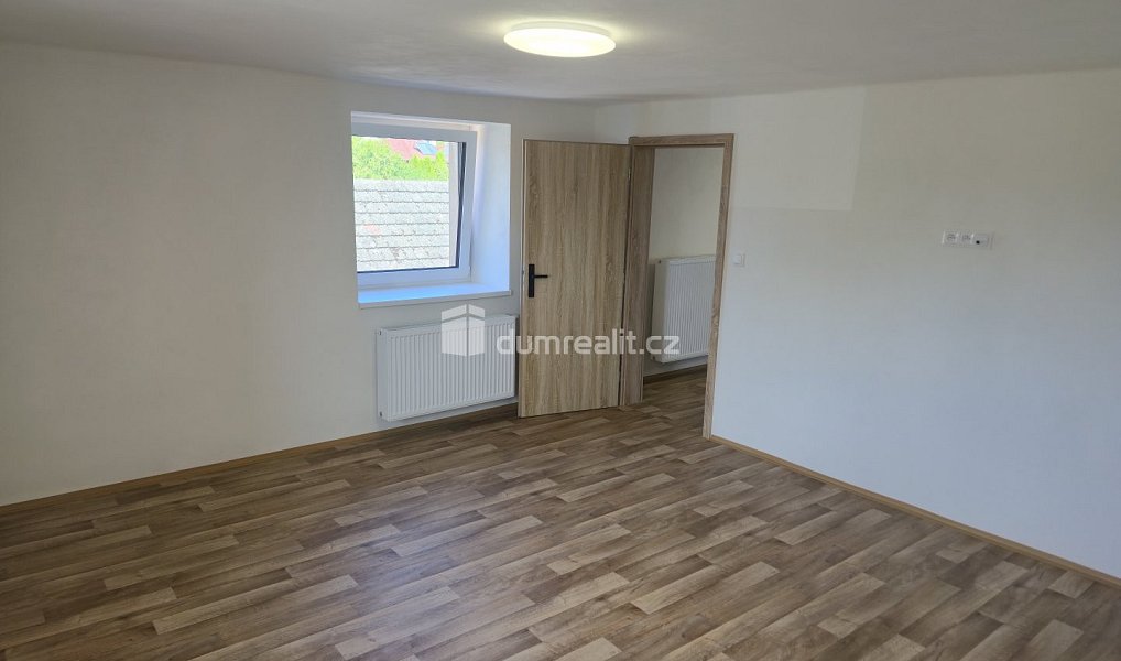 Pronájem bytu 3+1 86 m², Všejany – náhled fotky 8