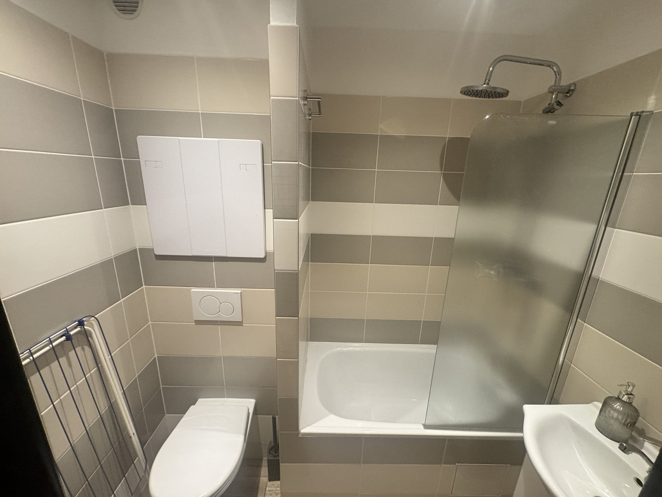 Pronájem bytu 1+kk 28 m² — photo 2