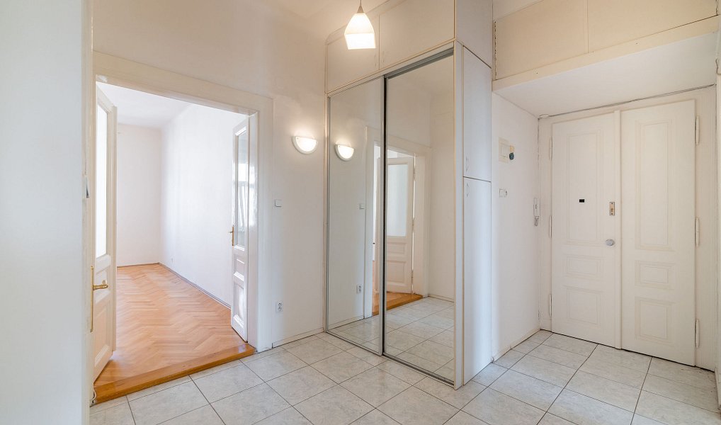 Prodej bytu 2+1 80 m², Praha – náhled fotky 5
