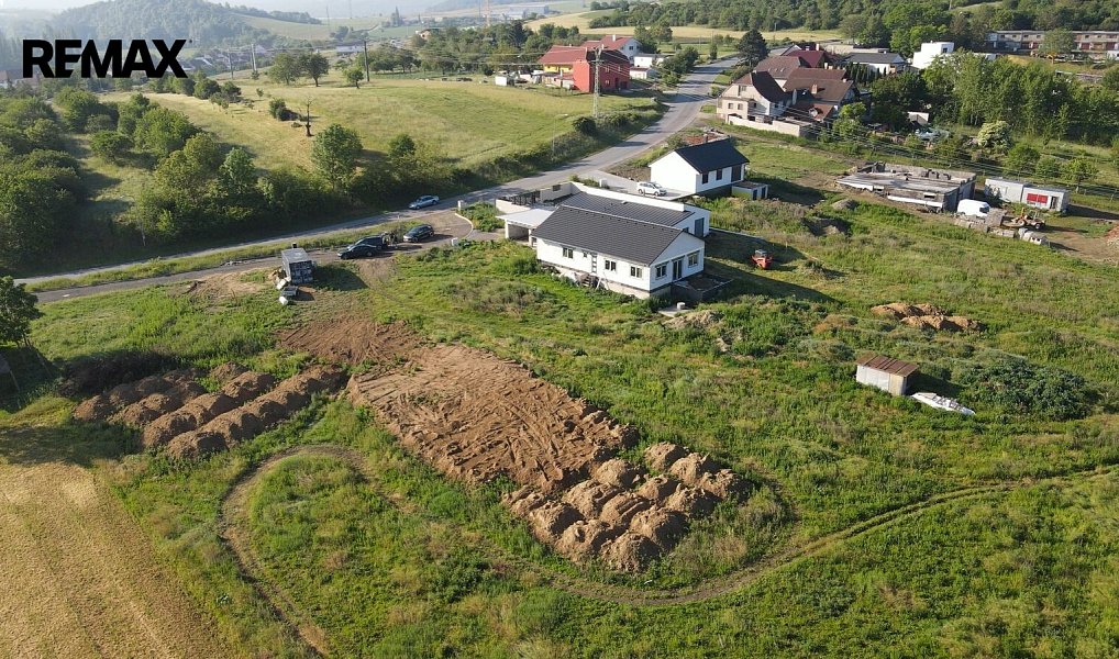 Prodej stavebního pozemku 1 006 m², Oslavany – náhled fotky 3