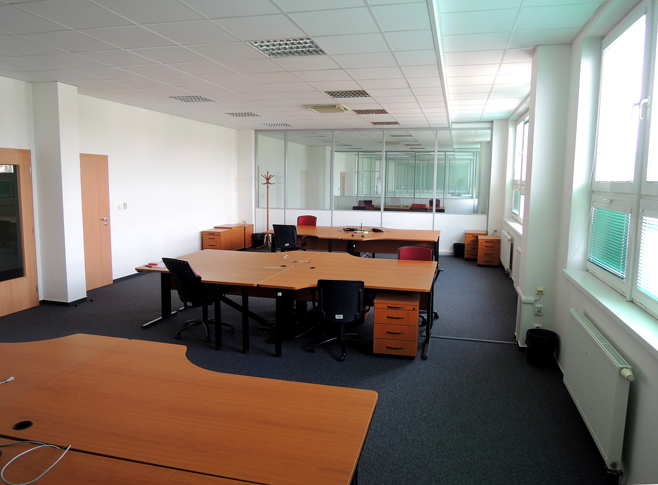 Pronájem kanceláře 831 m² – fotografie 2