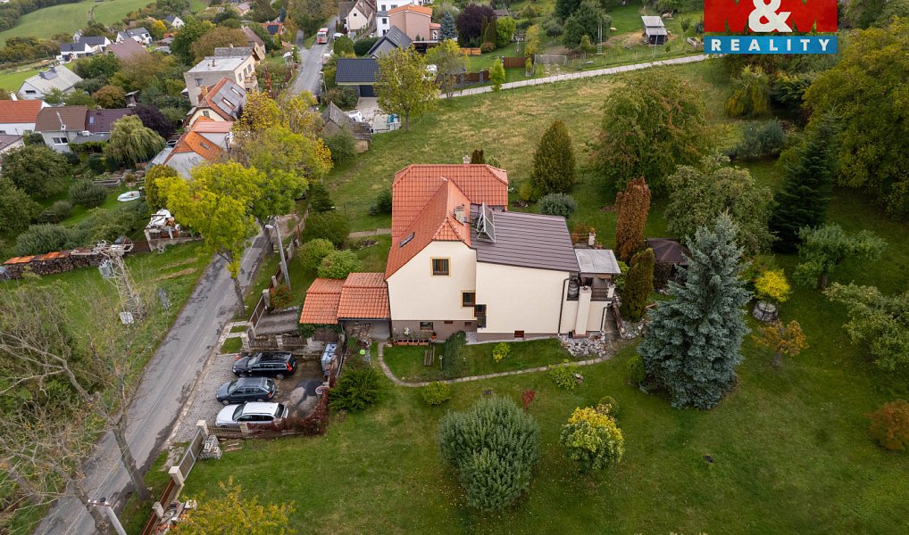 Prodej domu 169 m² s pozemkem 1 039 m², Beroun – náhled fotky 27