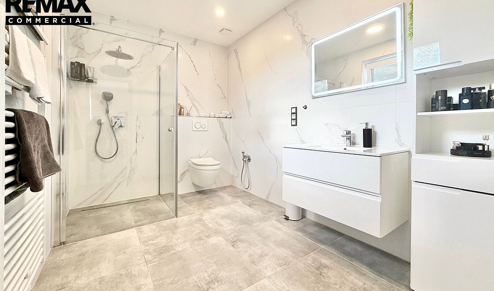 Prodej domu 220 m² s pozemkem 726 m², Polerady – náhled fotky 23