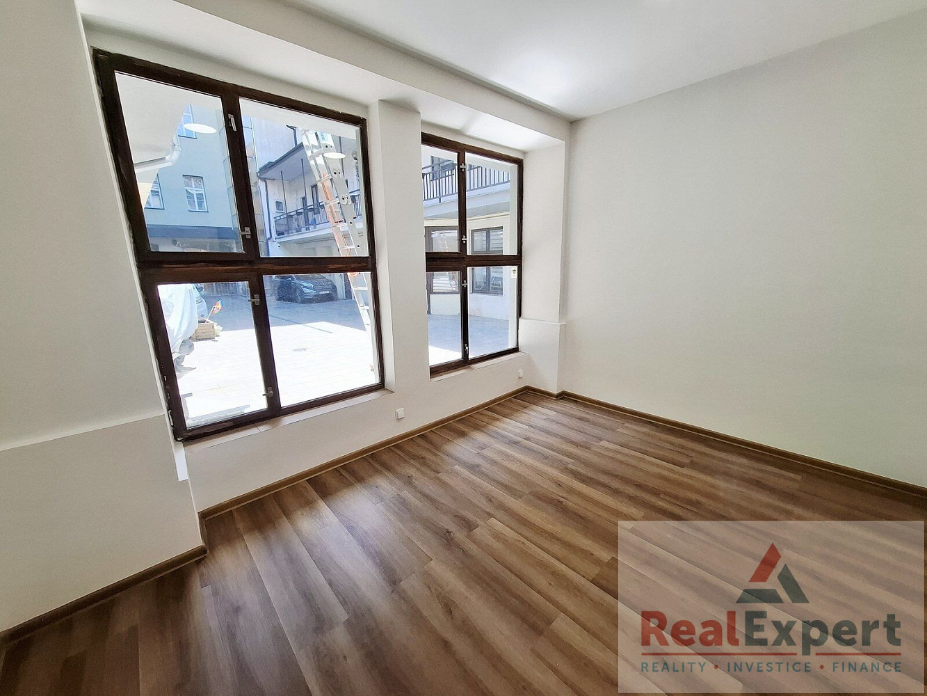 Pronájem komerčního objektu (jiného typu) 70 m²