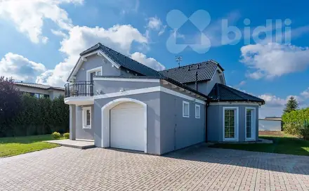 Pronájem domu 189 m² s pozemkem 1 140 m², Zlatá, okres Praha-východ