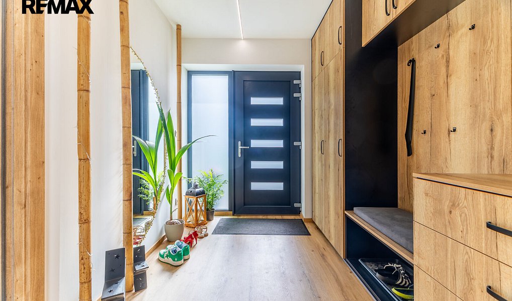 Prodej domu 180 m² s pozemkem 918 m², Černuc – náhled fotky 8