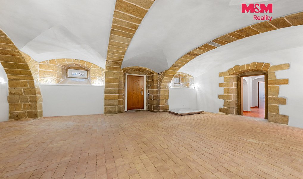 Prodej ubytovacího objektu 550 m², Benešov nad Ploučnicí – náhled fotky 4