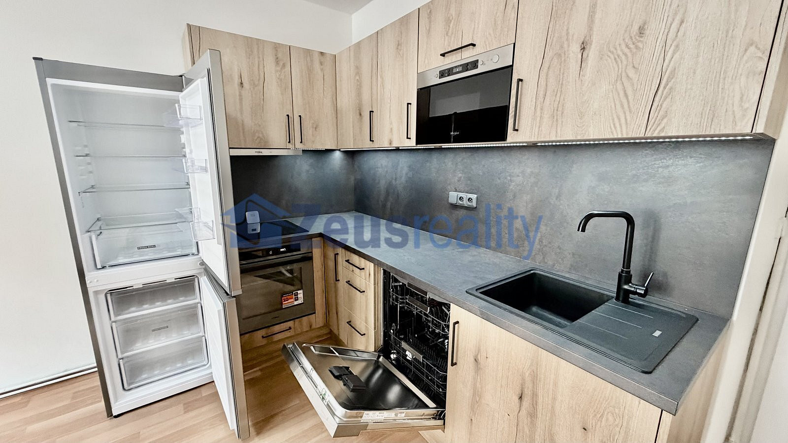 Pronájem bytu 2+kk 55 m² — photo 4