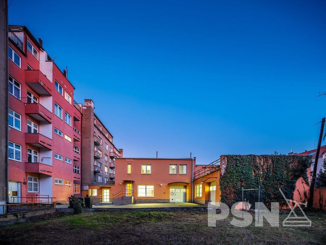 Pronájem kanceláře 220 m² — photo 3