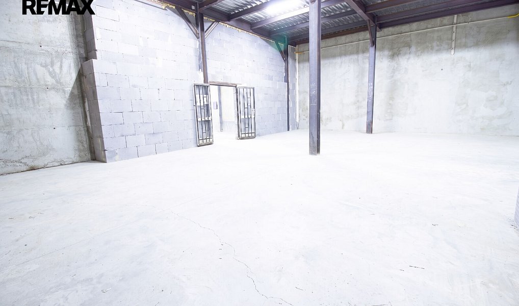 Pronájem skladovacích prostor 1 263 m², Praha – náhled fotky 12