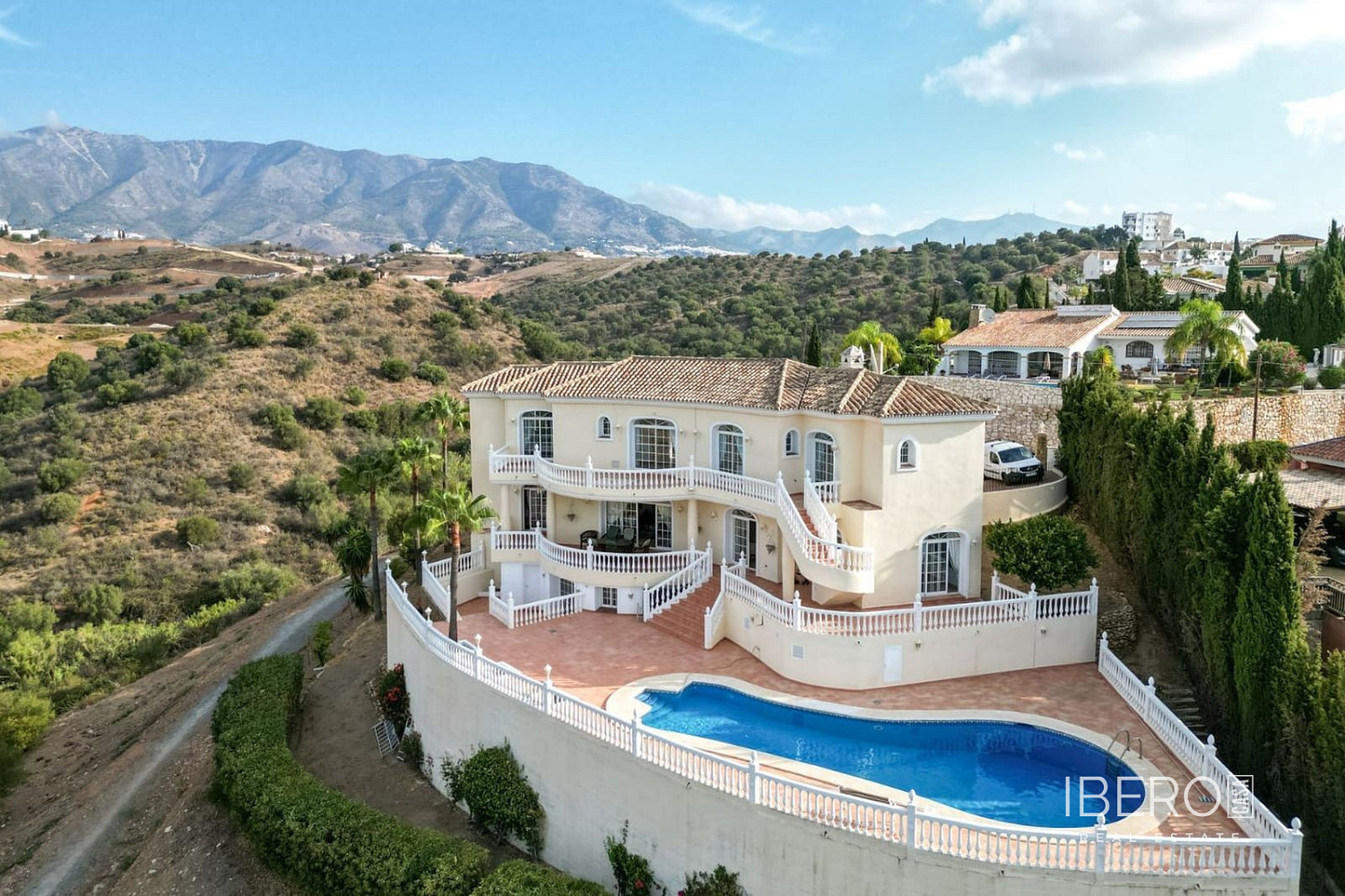 Prodej domu 480 m² s pozemkem 1 293 m²