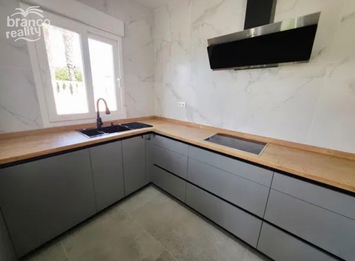 Prodej domu 140 m² s pozemkem 350 m² - View 4