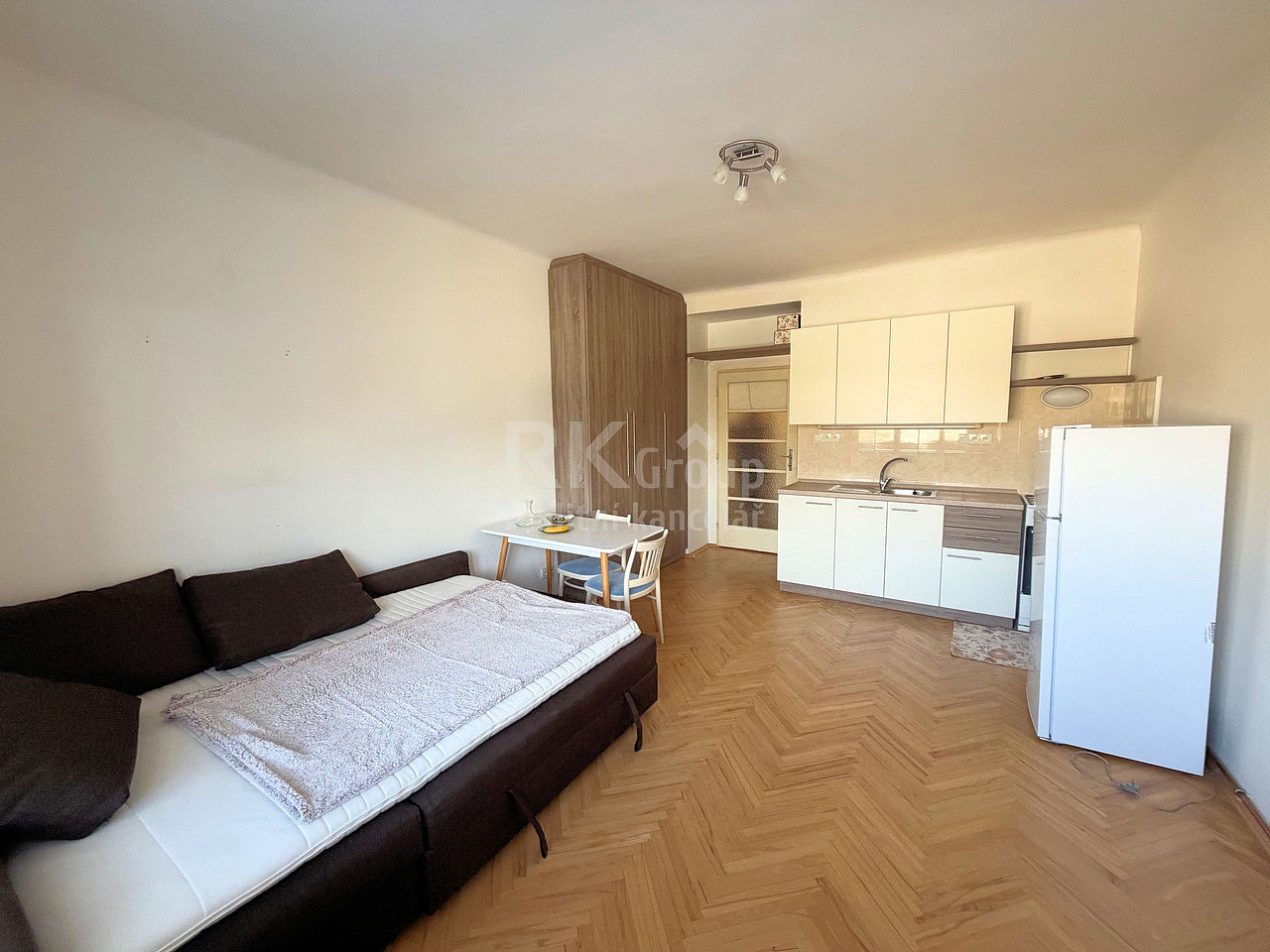Pronájem bytu 1+kk 27 m² – fotografie 4