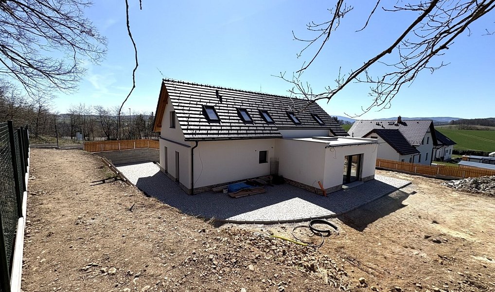 Prodej domu 188 m² s pozemkem 825 m², Strunkovice nad Blanicí – náhled fotky 7