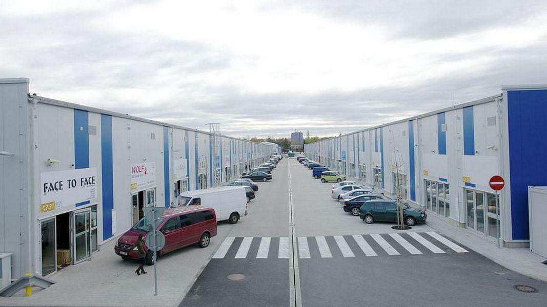Pronájem obchodních prostor 205 m²