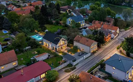 Prodej stavebního pozemku 1 418 m², Praha