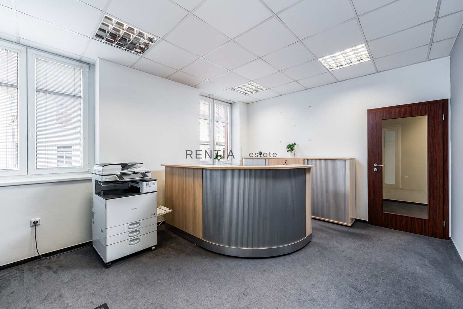 Prodej kanceláře 211 m² – fotografie 3