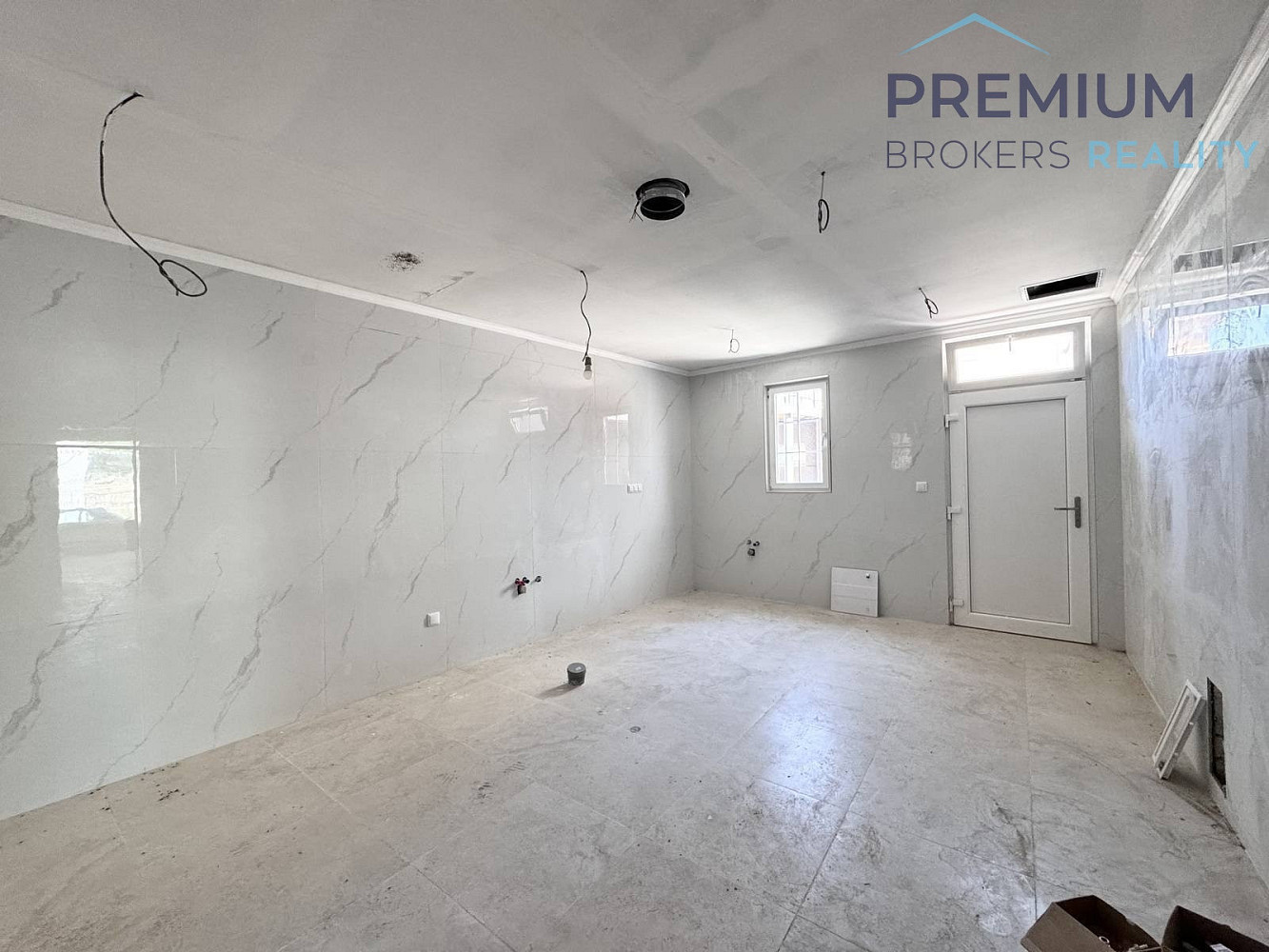 Pronájem obchodních prostor 300 m² – fotografie 4
