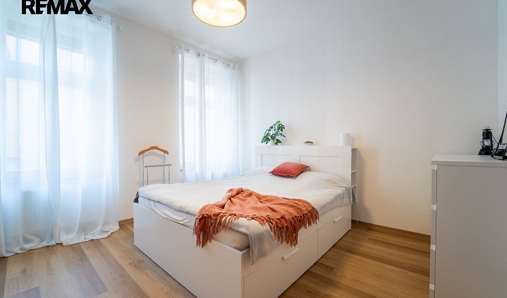 Prodej bytu 2+1 62 m², Praha – náhled fotky 2