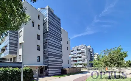 Pronájem bytu 3+kk 76 m²