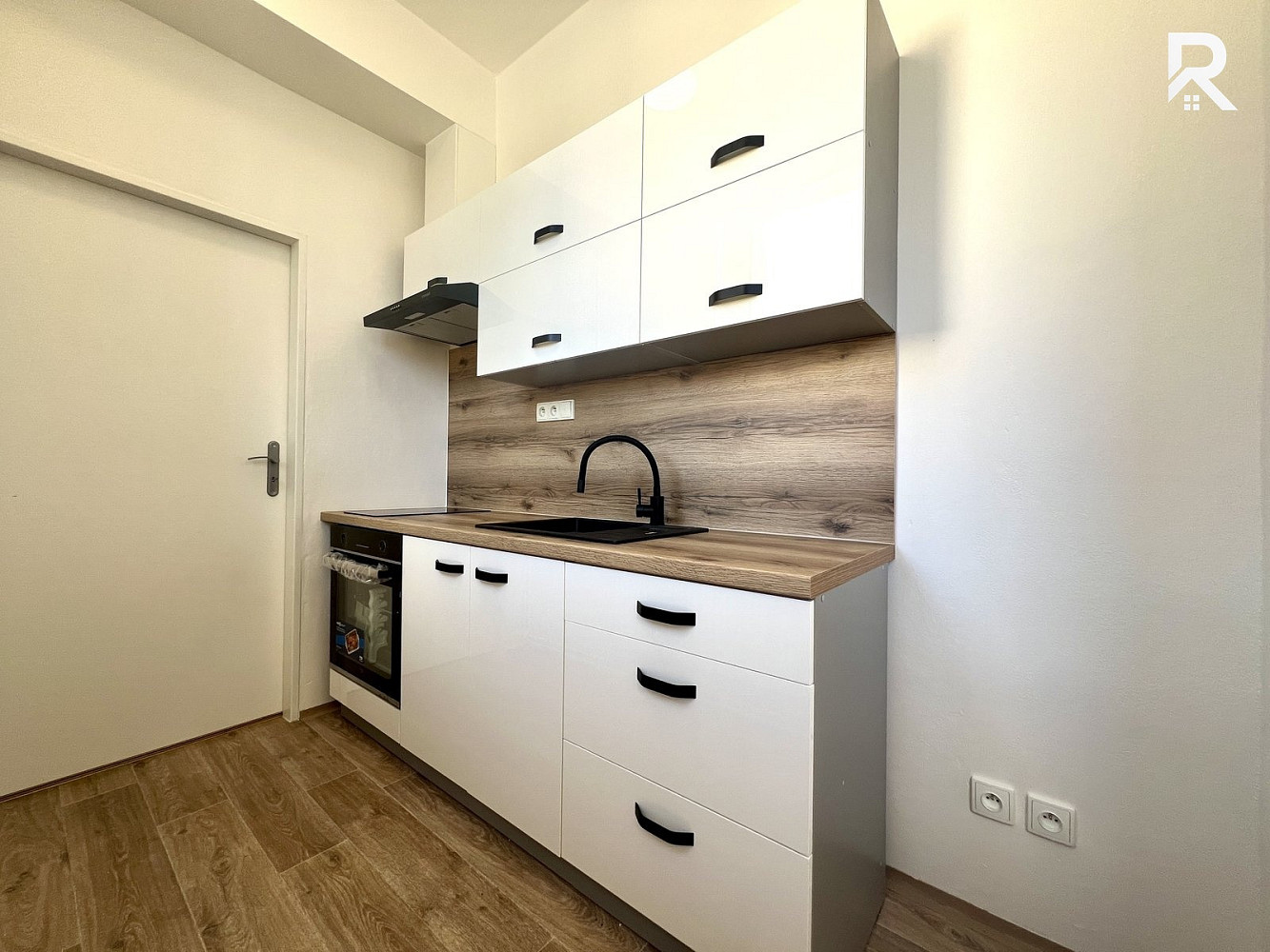 Pronájem bytu 1+1 31 m² — photo 3
