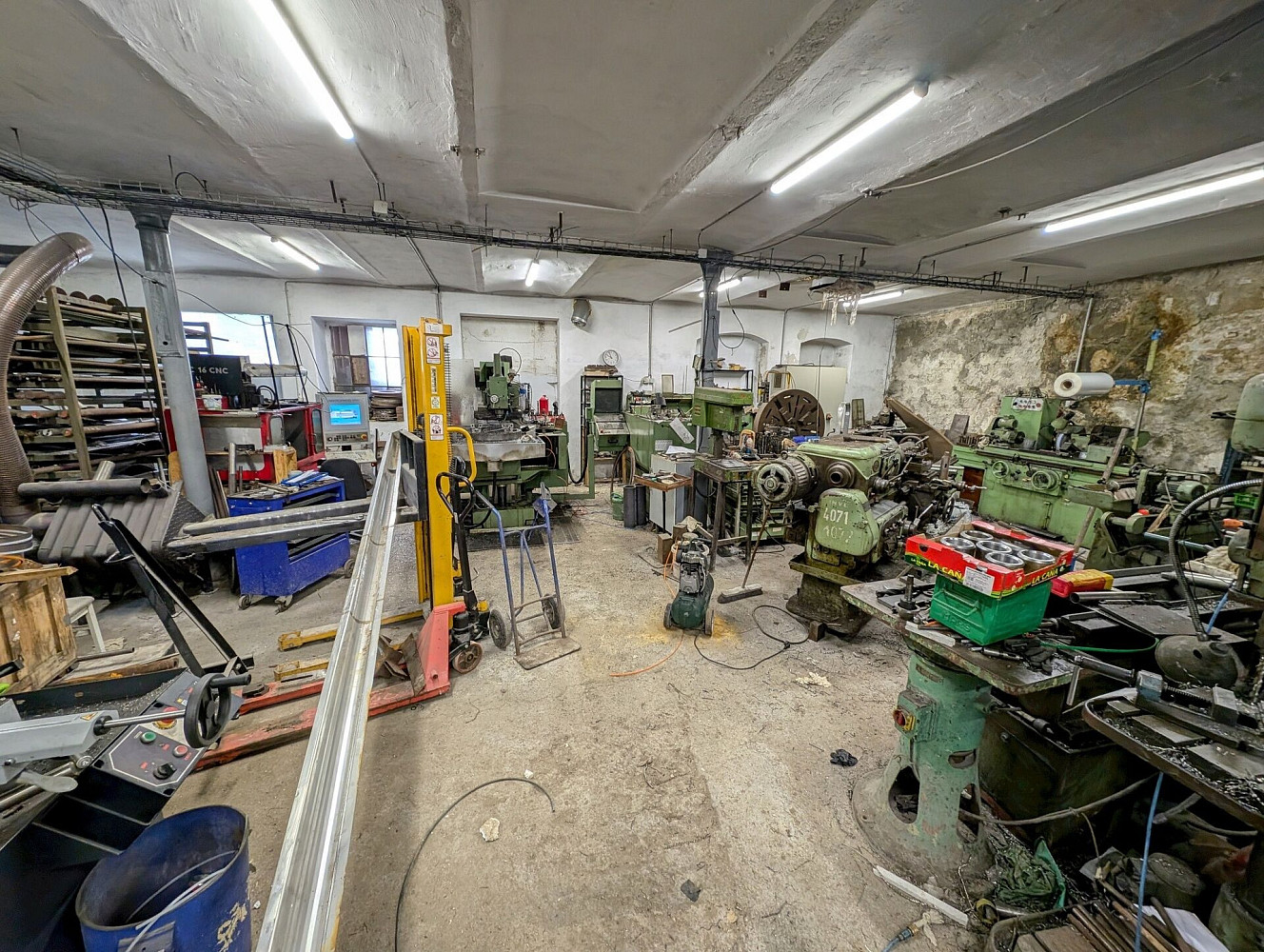 Prodej výrobních prostor 3 600 m² — photo 3