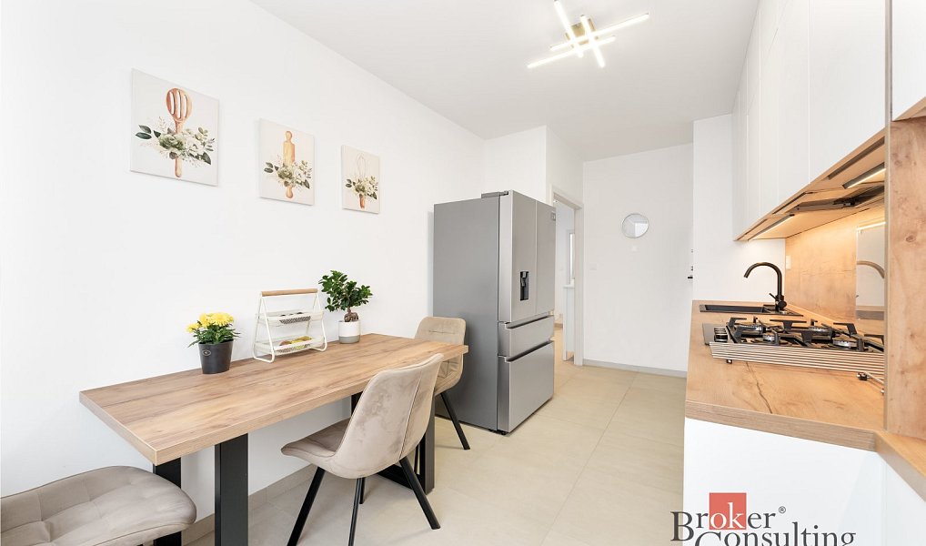Prodej bytu 3+1 73 m², Praha – náhled fotky 4
