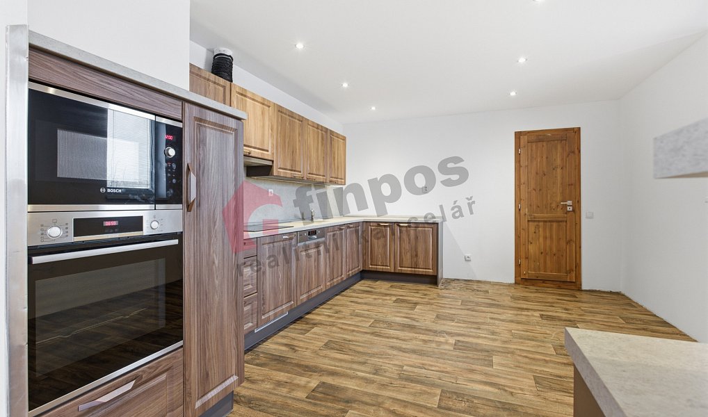Prodej domu 282 m² s pozemkem 409 m², Velemín – náhled fotky 2