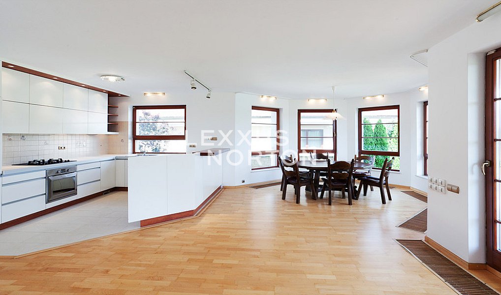 Pronájem domu 450 m² s pozemkem 820 m², Praha – náhled fotky 3