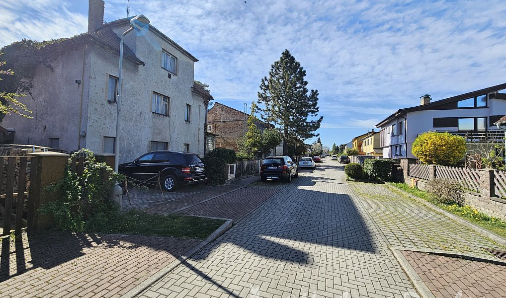 Prodej domu 195 m² s pozemkem 699 m², Praha – náhled fotky 2