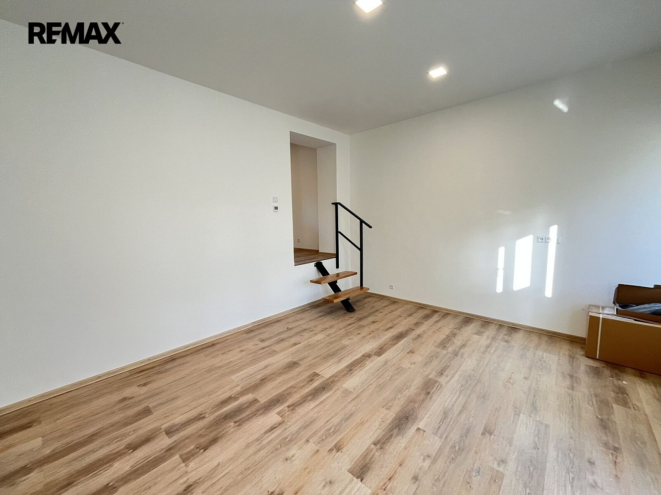 Pronájem bytu 1+kk 34 m² – fotografie 4