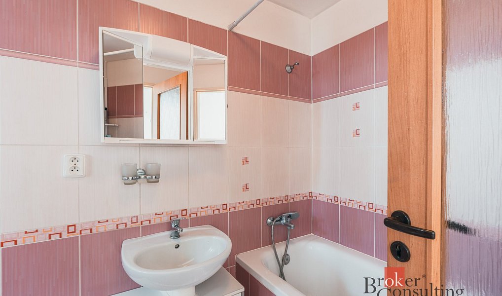 Prodej bytu 3+1 75 m², Město Touškov – náhled fotky 10