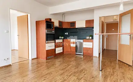 Pronájem bytu 2+kk 45 m², Dubová, Pardubice - Svítkov